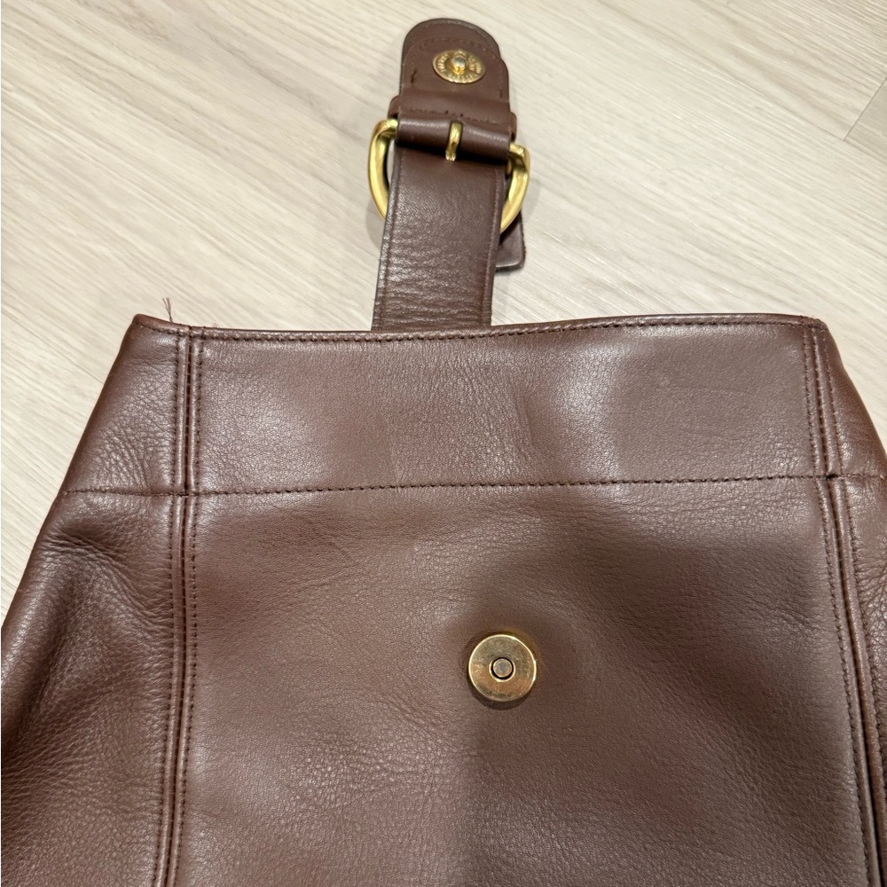 Coach vintage Brown Leather buckle Sling backpack - Picture 2 of 10
